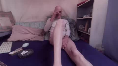 gayrobbin online show from February 2026 02:10:01 PM