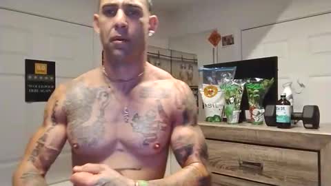 Snapshot of geekedoutlabs chatting on October 2025 11:33:02 AM Zanecubano online show from October 2025 11:33:02 AM