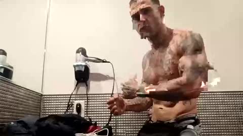 Snapshot of geekedoutlabs chatting on October 2025 12:22:01 AM Zanecubano online show from October 2025 12:22:01 AM