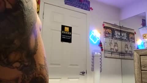 Snapshot of geekedoutlabs chatting on October 2025 12:40:02 AM Zanecubano online show from October 2025 12:40:02 AM