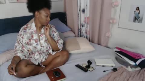 The Empress online show from October 2025 10:01:02 AM