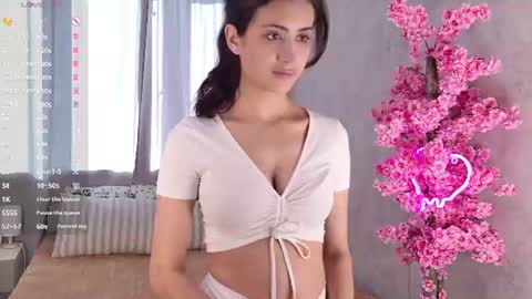 Lia online show from July 2026 02:22:02 PM