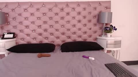 Snapshot of gemma88_ chatting on November 2025 07:27:01 PM Gemma online show from November 2025 07:27:01 PM