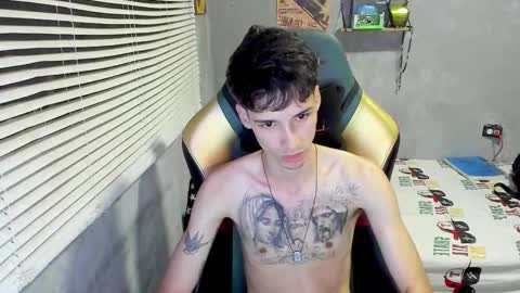 Snapshot of gendo_05 chatting on December 2025 10:49:01 PM GENDO online show from December 2025 10:49:01 PM