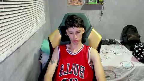 Snapshot of gendo_05 chatting on December 2025 04:36:01 PM GENDO online show from December 2025 04:36:01 PM