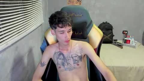 Snapshot of gendo_05 chatting on January 2026 04:04:02 AM GENDO online show from January 2026 04:04:02 AM