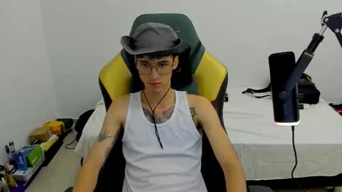 Snapshot of gendo_05 chatting on February 2026 10:50:02 PM GENDO online show from February 2026 10:50:02 PM