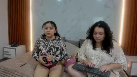 genesis_y_moon online show from July 2026 12:30:02 PM