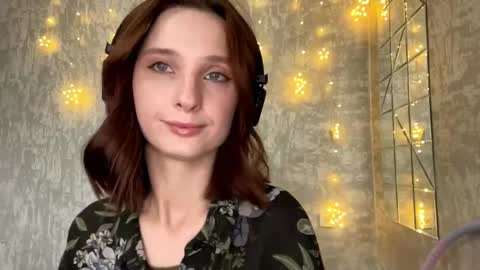 Snapshot of genieflug chatting on April 2026 03:23:01 AM Riana online show from April 2026 03:23:01 AM
