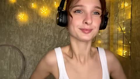 Snapshot of genieflug chatting on April 2026 03:07:02 AM Riana online show from April 2026 03:07:02 AM