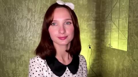 Snapshot of genieflug chatting on May 2026 01:38:02 PM Riana online show from May 2026 01:38:02 PM