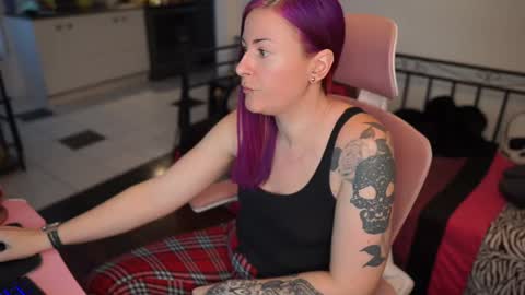 Genny Rock   and  online show from February 2025 09:59:01 PM