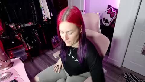 Snapshot of gennyrock chatting on November 2025 01:49:01 AM Genny Rock and online show from November 2025 01:49:01 AM