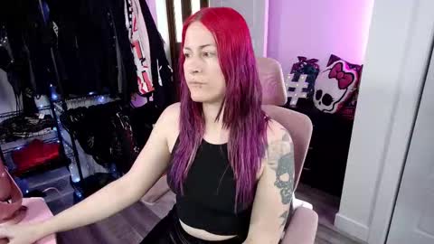 Snapshot of gennyrock chatting on December 2025 07:53:02 PM Genny Rock and online show from December 2025 07:53:02 PM