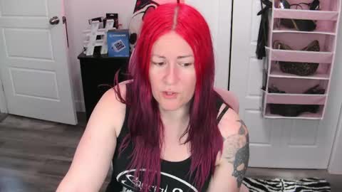 Snapshot of gennyrock chatting on May 2026 04:14:02 PM Genny Rock and online show from May 2026 04:14:02 PM