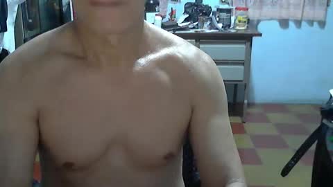 Snapshot of genuino2019 chatting on November 2025 12:43:01 AM Genuino online show from November 2025 12:43:01 AM