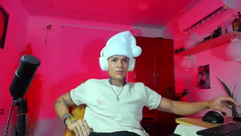 independent model online show from December 2024 02:46:02 AM