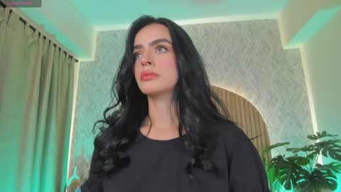 Kendal  online show from September 2025 02:06:01 PM