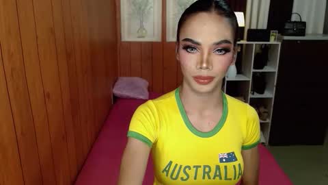 Snapshot of gerogoussidney chatting on November 2025 07:26:01 PM Sidneymorens online show from November 2025 07:26:01 PM