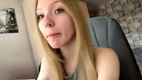 Sophie online show from June 2026 04:29:01 AM