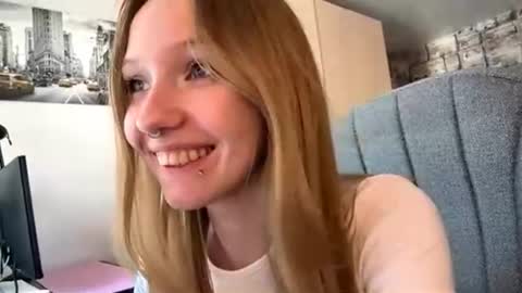 Sophie online show from June 2026 04:52:02 AM