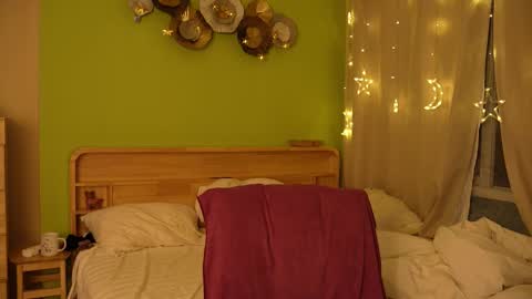 Anna online show from September 2025 01:00:01 PM