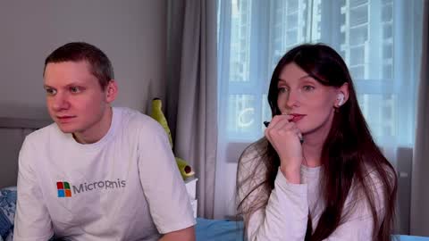 Snapshot of gethigh_ chatting on January 2025 06:42:01 AM Liz and Mark online show from January 2025 06:42:01 AM