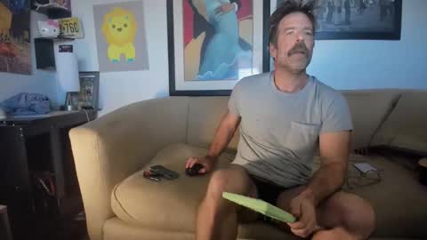 Snapshot of getsnatty chatting on October 2025 05:35:01 PM GetsNatty online show from October 2025 05:35:01 PM