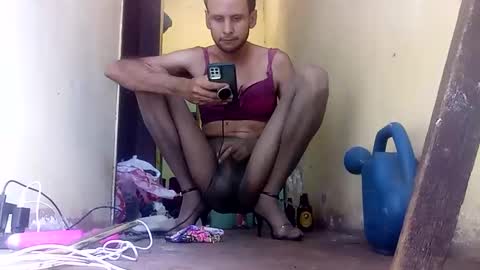 Gaby online show from September 2025 04:17:01 PM