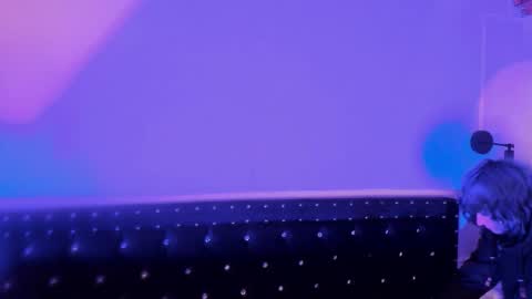 Allison  online show from September 2025 04:12:02 PM