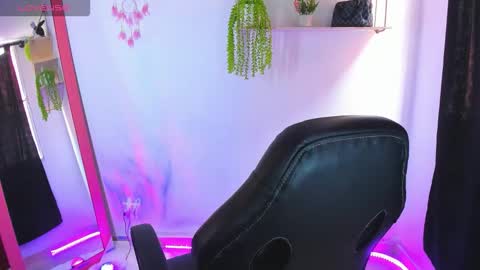 giaaaa   online show from September 2025 05:56:01 PM