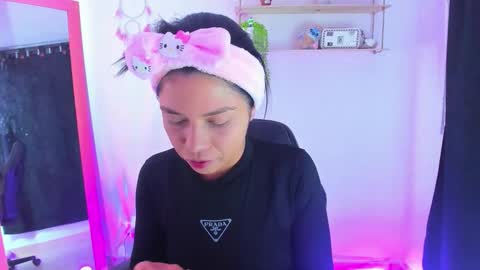 giaaaa   online show from February 2026 11:47:02 PM