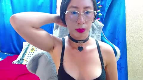 Gia  online show from May 2026 04:03:01 PM