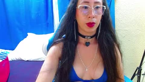 Gia  online show from June 2026 11:00:01 PM