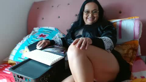 nahomi online show from February 2025 03:58:01 PM