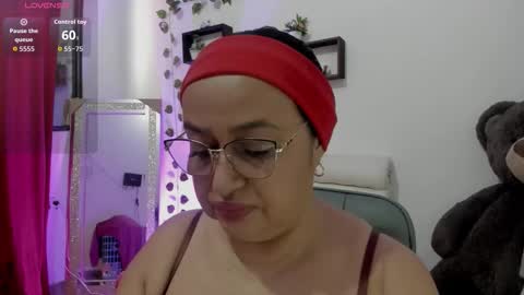 nahomi online show from October 2025 04:05:02 PM