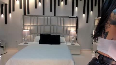 Gia Ferrera online show from November 2025 05:13:02 PM