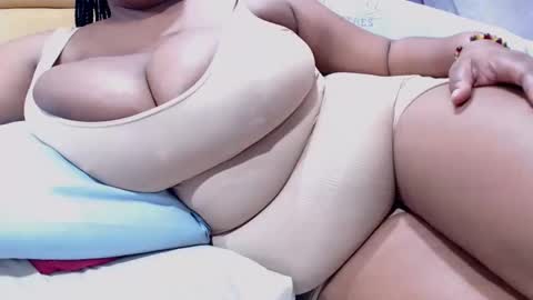 gianttitts online show from May 2026 07:41:02 PM