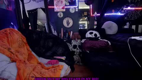 Giggles online show from February 2025 09:20:02 PM