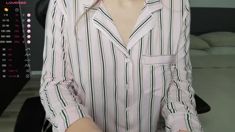 gigihadd online show from December 2024 10:23:02 PM