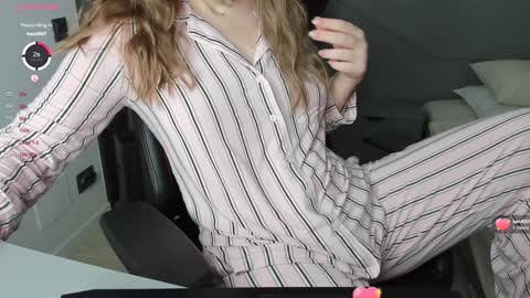 gigihadd online show from February 2025 04:03:01 PM