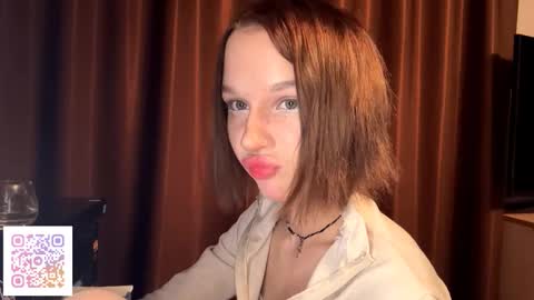 Molly online show from November 2025 06:32:01 PM