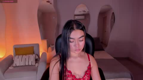 Snapshot of gigilee_ chatting on December 2024 11:51:01 PM GIGI online show from December 2024 11:51:01 PM