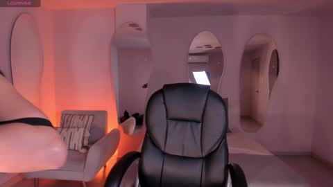 Snapshot of gigilee_ chatting on December 2024 11:54:02 AM GIGI online show from December 2024 11:54:02 AM