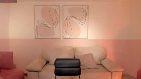 Snapshot of gigilee_ chatting on December 2024 07:32:01 PM GIGI online show from December 2024 07:32:01 PM