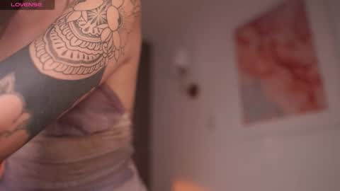 Snapshot of gigilee_ chatting on September 2025 10:09:01 PM GIGI online show from September 2025 10:09:01 PM