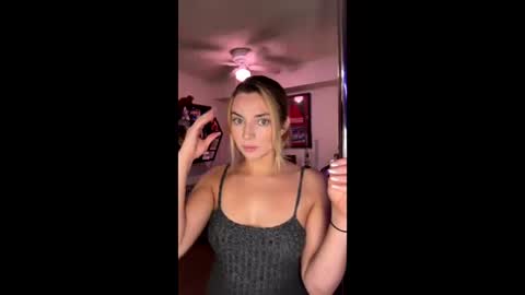 gigilovesyou1997 online show from June 2026 09:23:02 AM