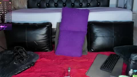 pamela online show from September 2025 02:33:01 AM