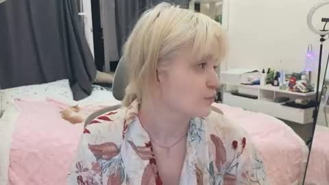Klara online show from July 2026 07:39:01 PM