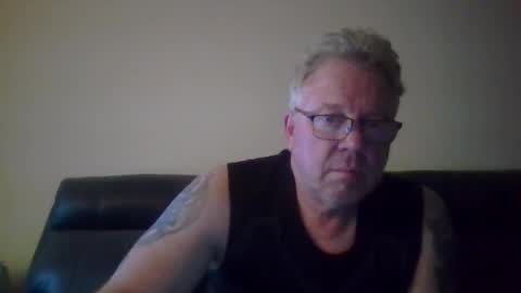 gimmmieoooo online show from April 2026 08:41:01 AM